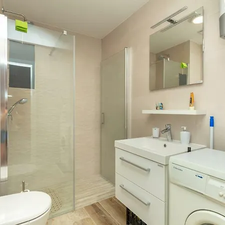 Charming Cozy Solitudo